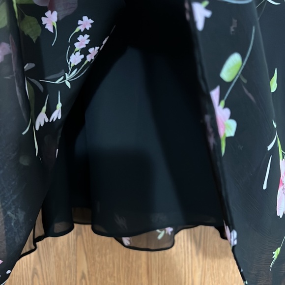 Black floral fully lined flowing 12 P skirt Sale - Picture 7 of 9